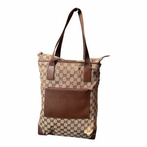 Pre Loved Gucci Beige and Brown Signature Tote with minimal signs of used.